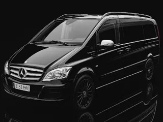 Kostenloser Transfer vom Flughafen zur Unterkunft in einen schicken Mercedes Viano Mini Van